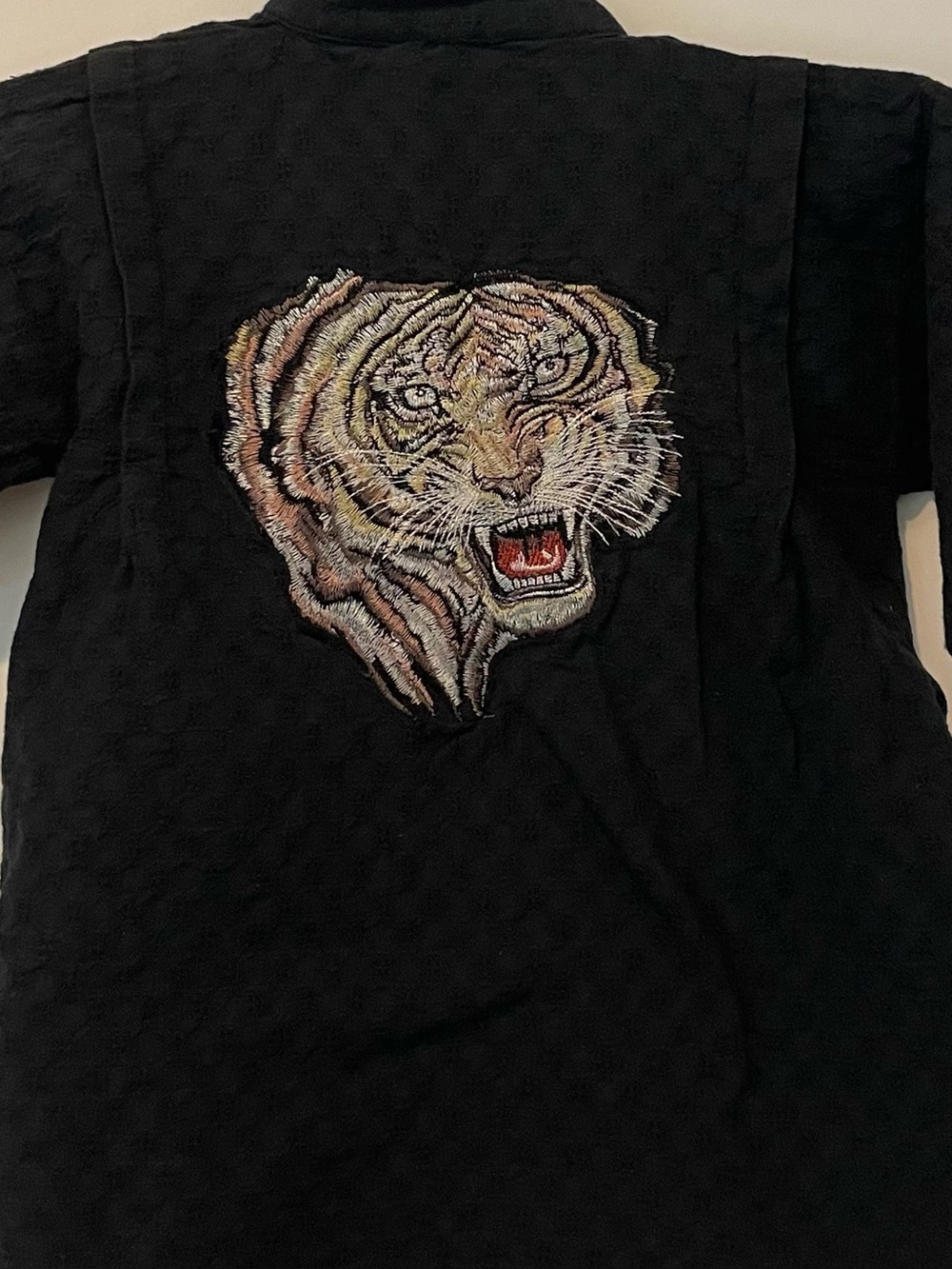 Short-Sleeve Yukata/Jinbei Jacket with Embroideredr Tiger from Japan